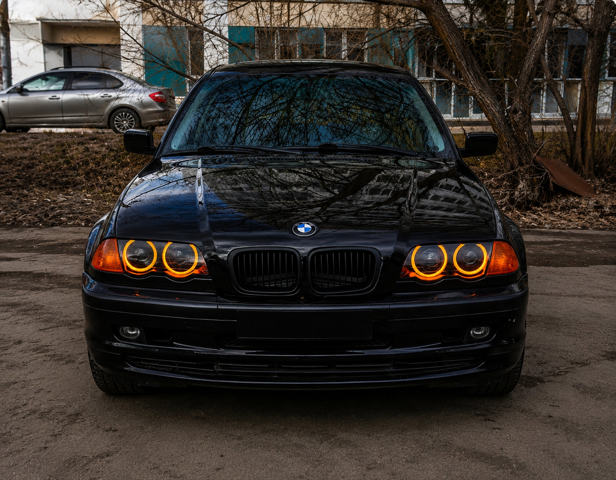 BMW 3 Series E46 - Установка двухрежимных ангельских глазок. Фото 1
