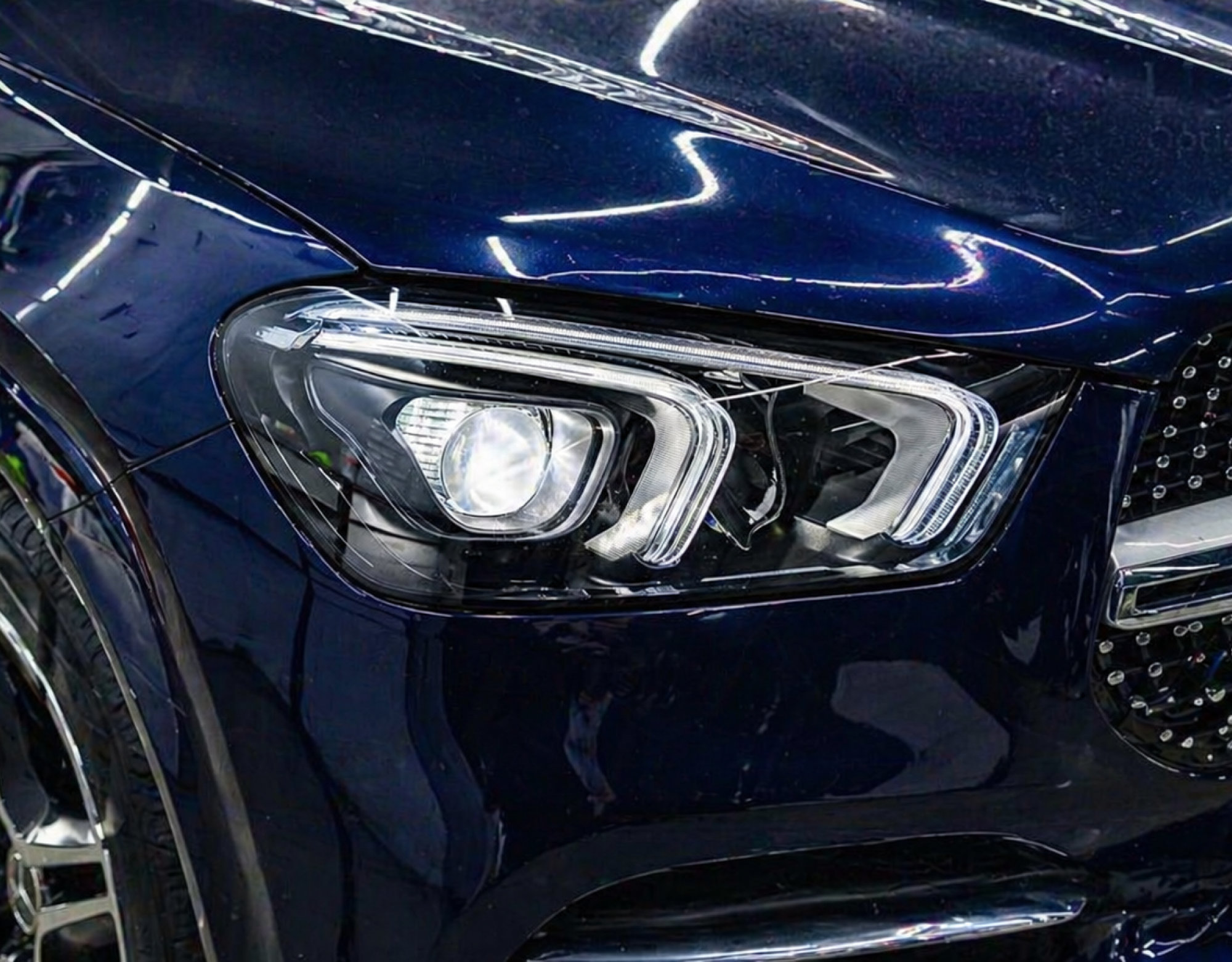 Mercedes-Benz GLE (W167) - Устранение запотевания фары. Фото 1
