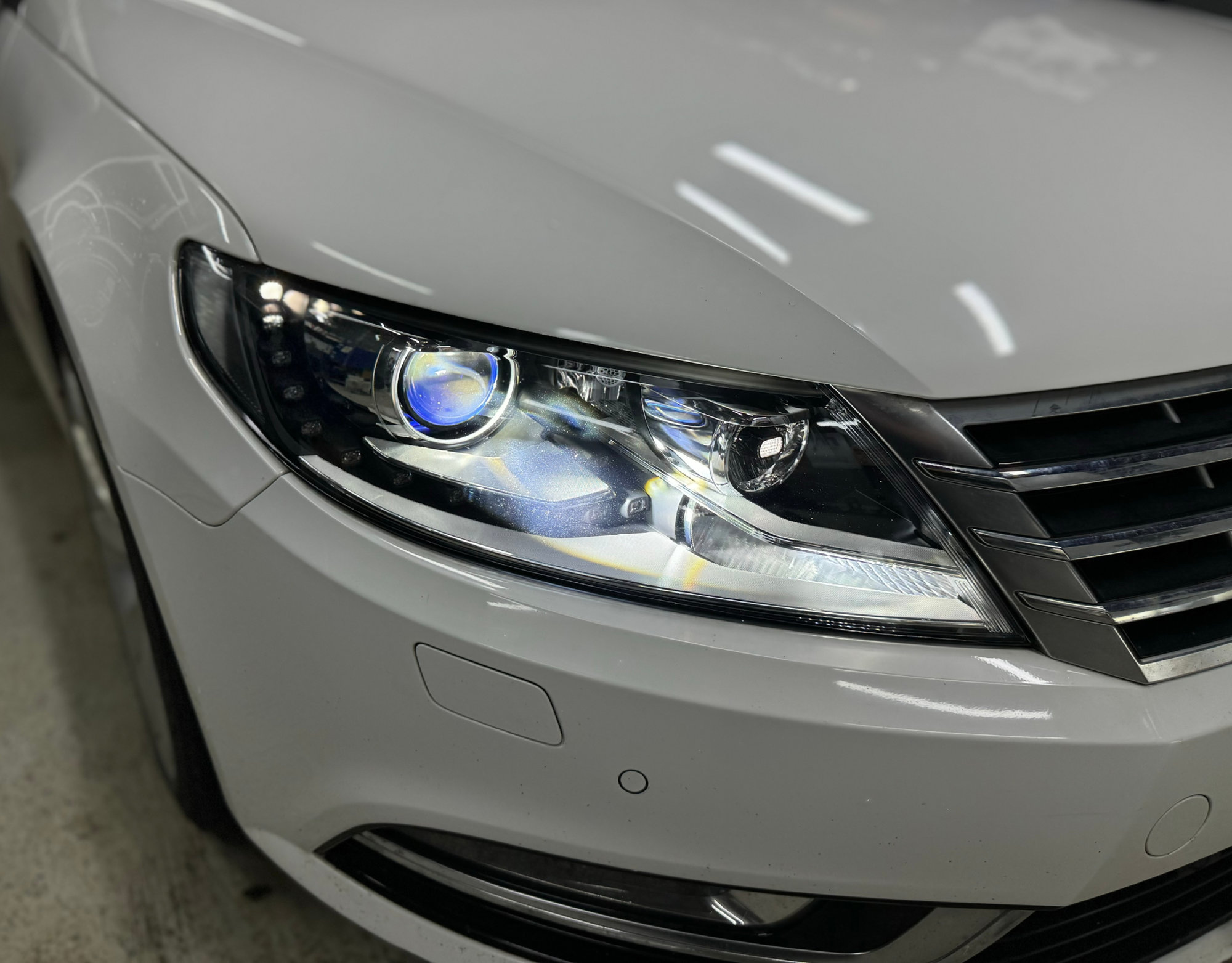 Volkswagen Passat CC B7 - Установка линз + Настройка светового пучка. Фото 2