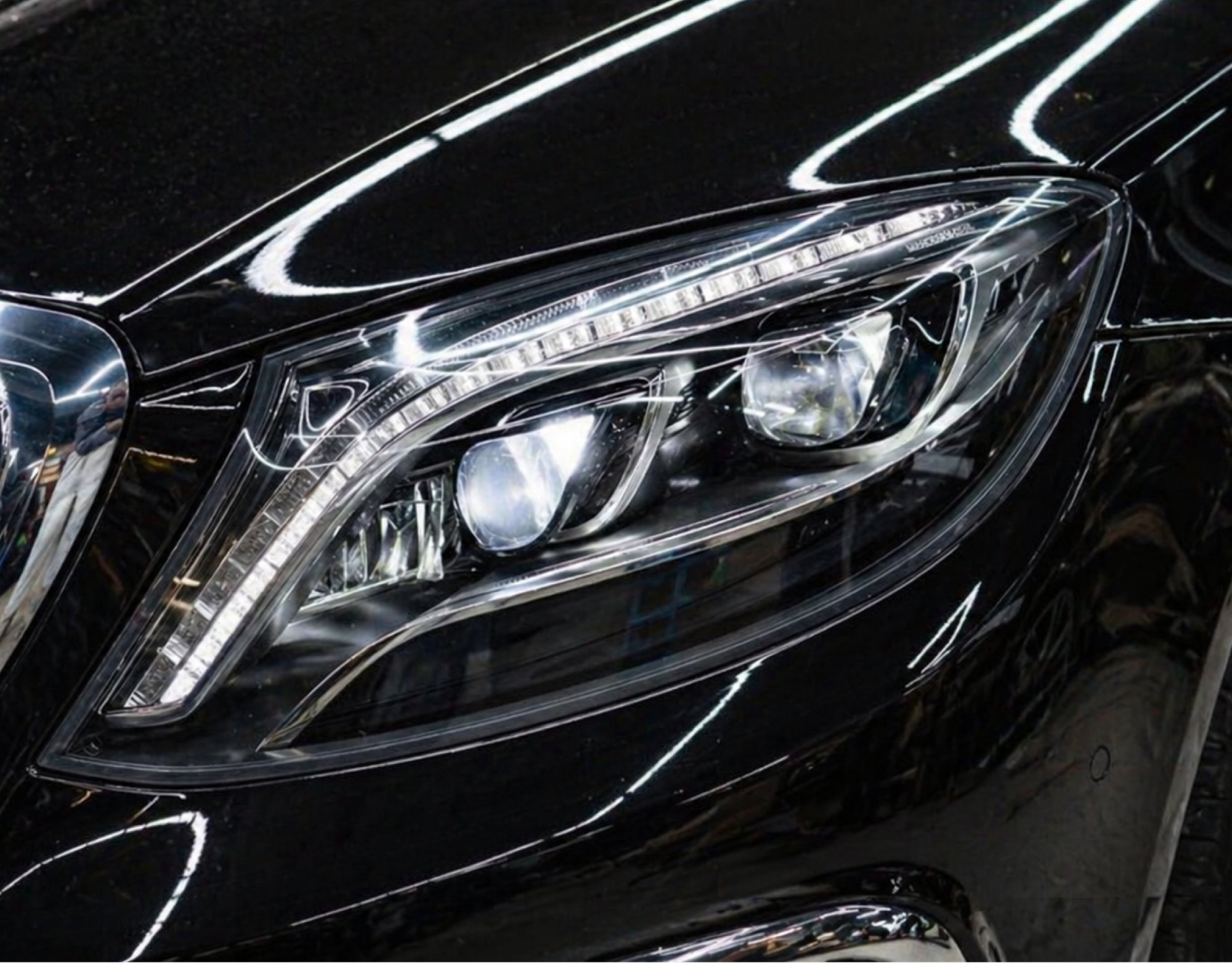 Mercedes-Benz S-Class W222 - Устранение запотевания фар. Фото 2